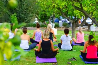 YOGA: Clases grupales en la Naturaleza