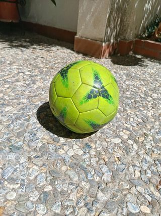 Balón fútbol Adidas usado