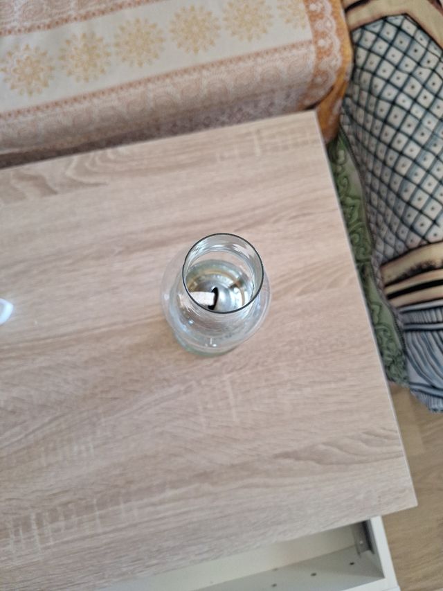 Quinqué antiguo de cristal.