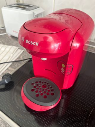 Cafetera Bosch roja - compacta