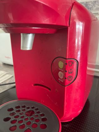 Cafetera Bosch roja - compacta