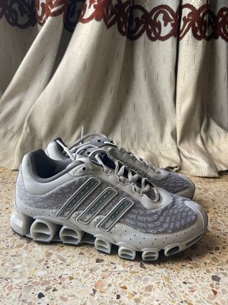Adidas Megaride Grises - Zapatillas