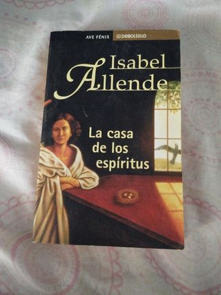 La Casa de los Espiritus (Spanish Edition)