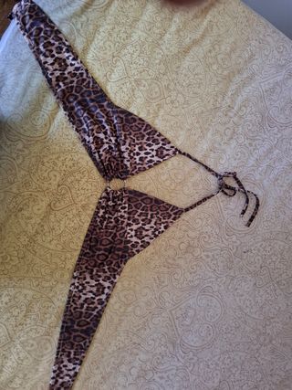Top animal print dorado