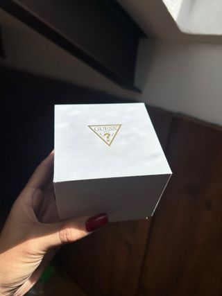 Caja Guess original VACIA - Blanca