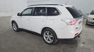 Mitsubishi Outlander 4x4 7 plazas