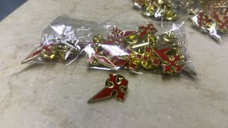 150 Pins Cruz Santiago