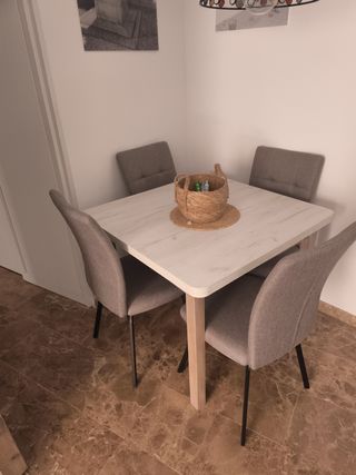 Mesa + 4 sillas comedor, nuevas