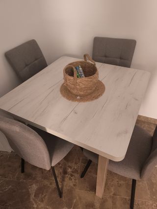 Mesa + 4 sillas comedor, nuevas