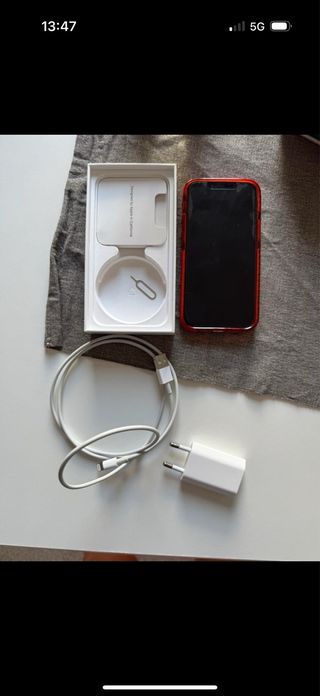 iPhone 13 mini rojo - 83% batería