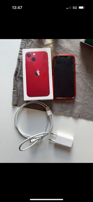 iPhone 13 mini rojo - 83% batería