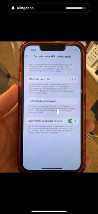 iPhone 13 mini rojo - 83% batería