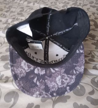 Gorra Inside Creek negra y gris - nueva