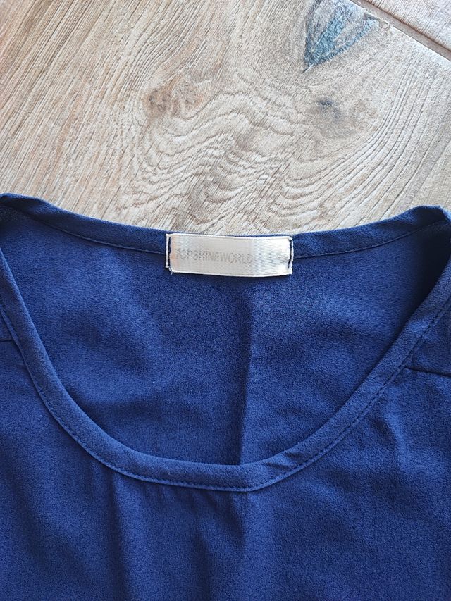 T-shirt estiva blu e turchese