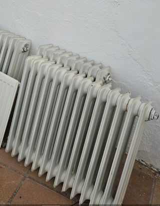 Radiador antiguo hierro blanco
Precio negociable