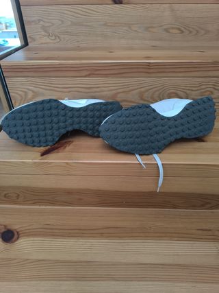 Zapatillas New Balance 327 Beige