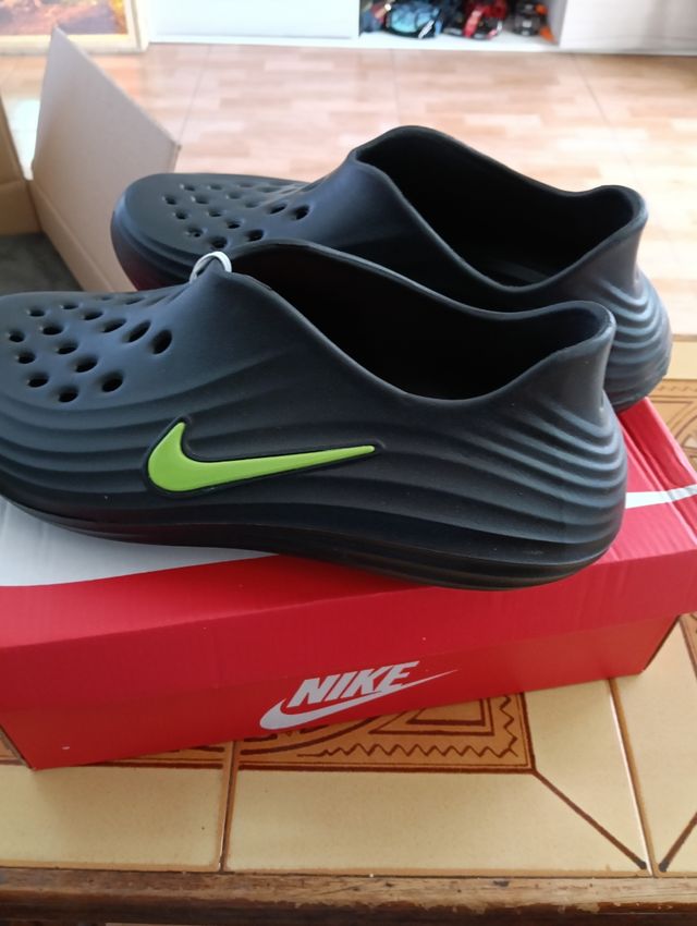 Chanclas Nike negras-verdes