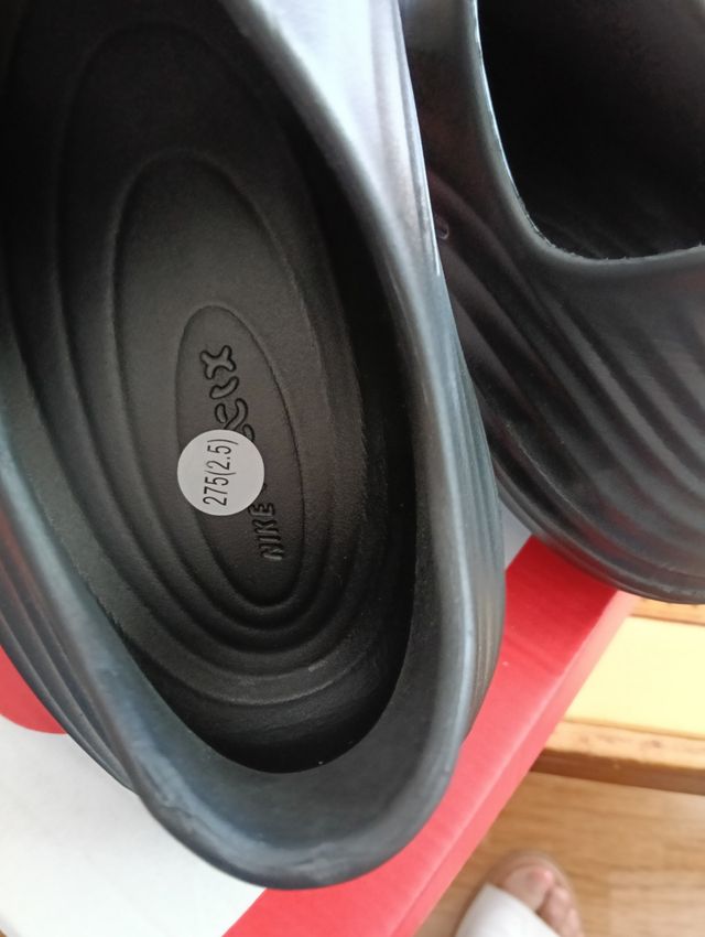 Chanclas Nike negras-verdes