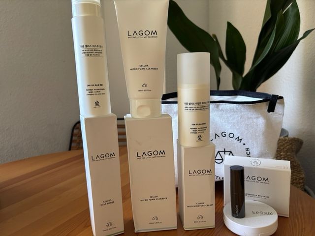 Borsa da toilette LAGOM bianca e nera