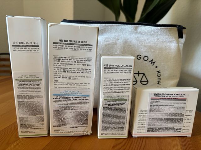 Borsa da toilette LAGOM bianca e nera