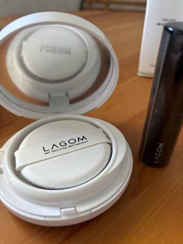 Borsa da toilette LAGOM bianca e nera