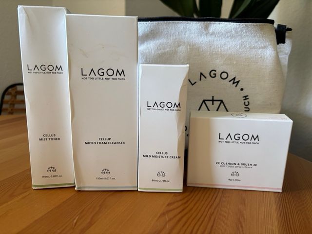 Borsa da toilette LAGOM bianca e nera