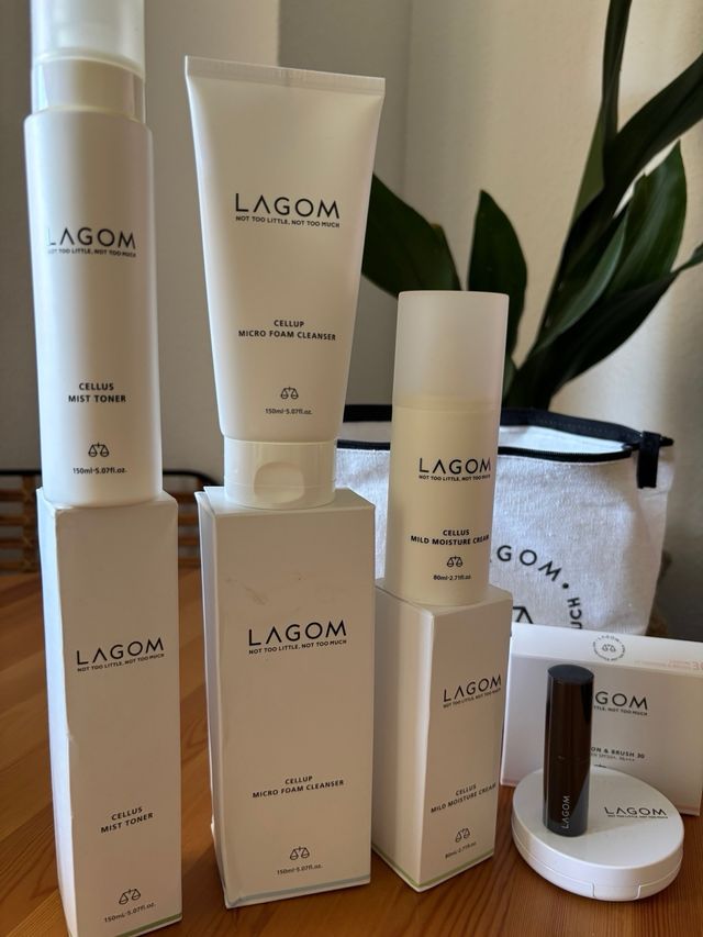 Borsa da toilette LAGOM bianca e nera