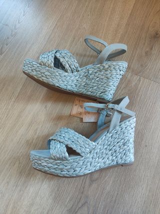 Sandalias NUEVAS cuñas esparto gris plata 38