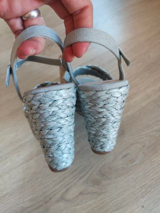 Sandalias NUEVAS cuñas esparto gris plata 38