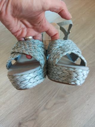 Sandalias NUEVAS cuñas esparto gris plata 38