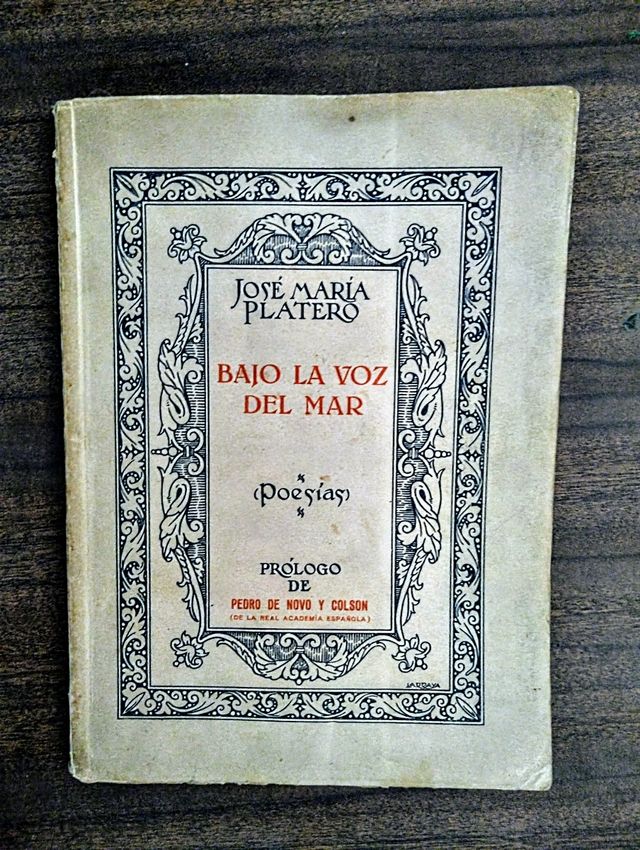 Libro antiguo: Bajo la voz del mar. dedicado.