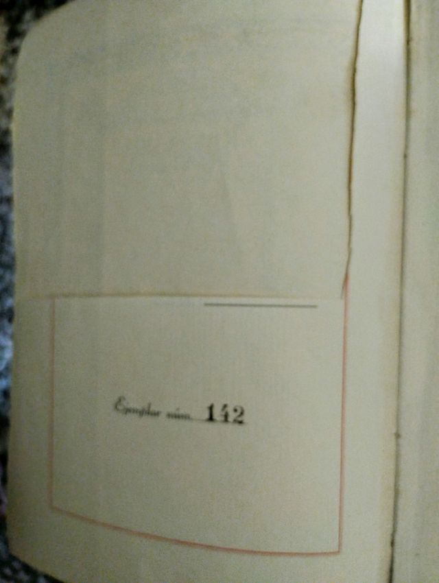 Libro antiguo: Bajo la voz del mar. dedicado.