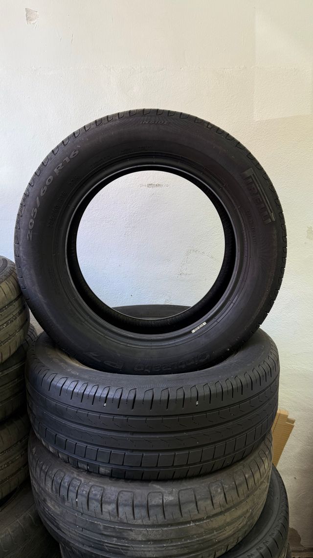 Neumáticos 205/60 R16 usados.  2 neumáticos