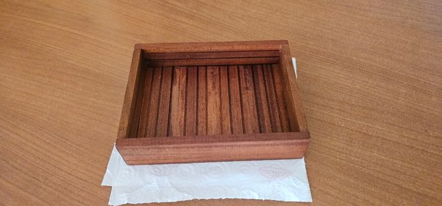 Svuotatasche in legno marrone