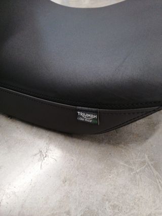 ASIENTO TRIUMPH TROPHY 1200