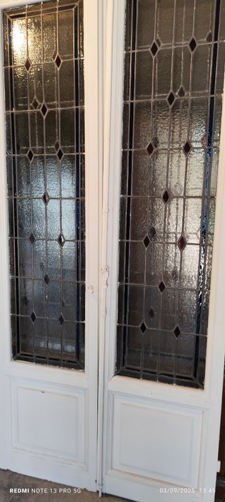 Puertas antiguas de cristal emplomado