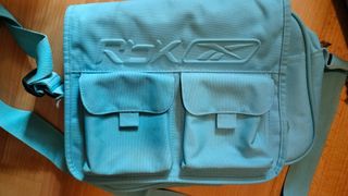 Bolso Pepe Jeans azul y otro Reebok
