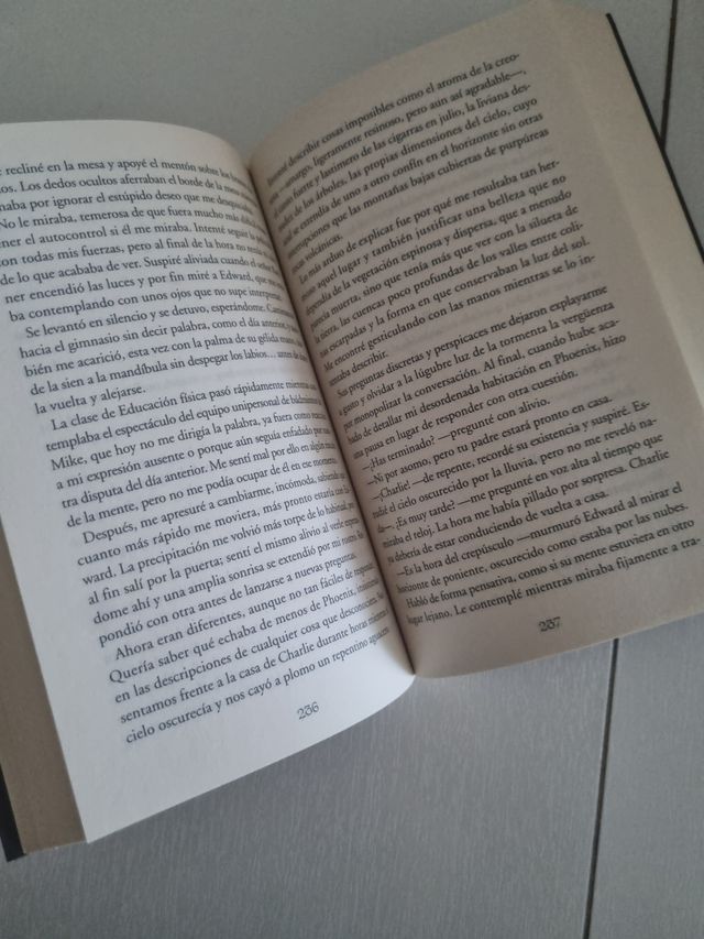 Crepúsculo (Bolsillo) (Spanish Edition)