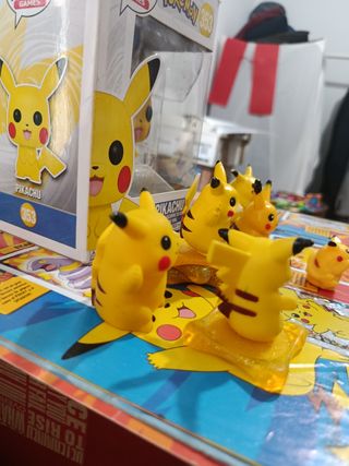 Lote Fantasía Pikachu: Figuras + Funko Pop!