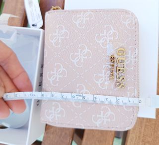 Monedero Guess rosa