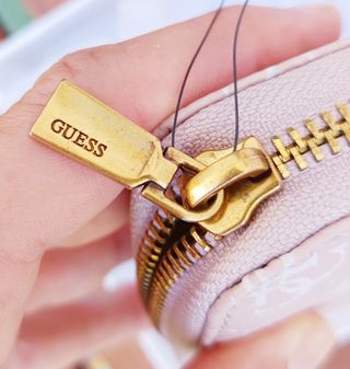 Monedero Guess rosa