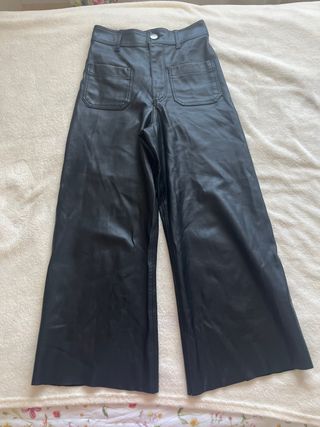 Pantalones cuero Zara negros