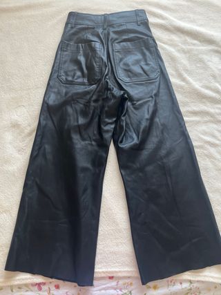 Pantalones cuero Zara negros