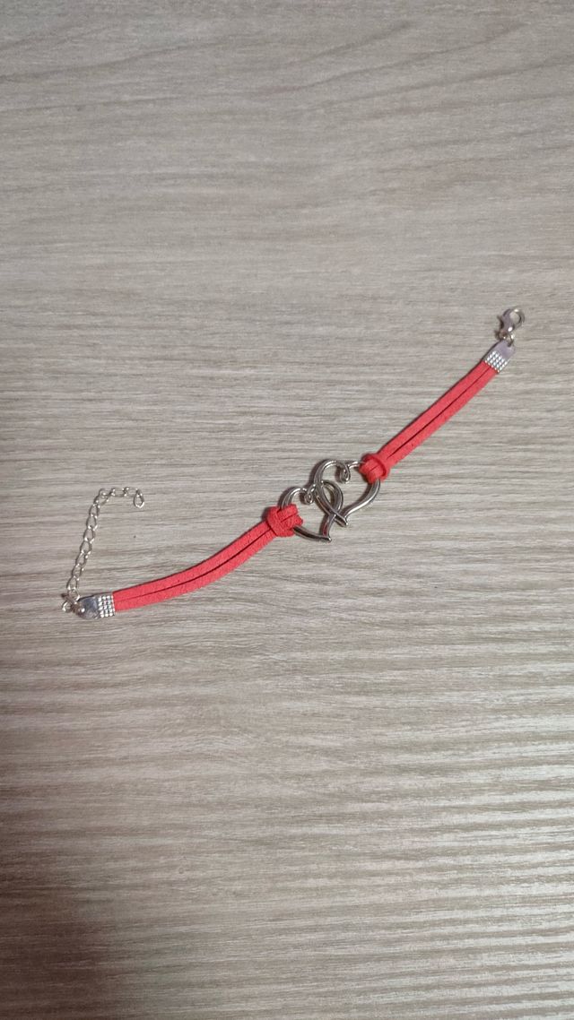 Pulsera de corazones