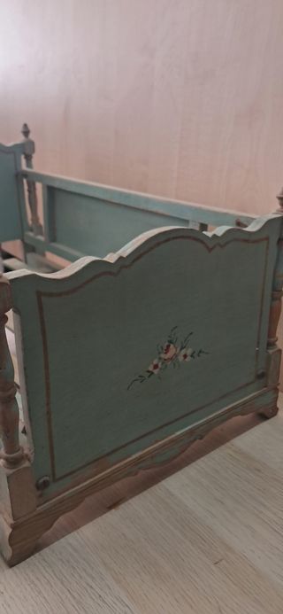 Cuna de muñecas vintage