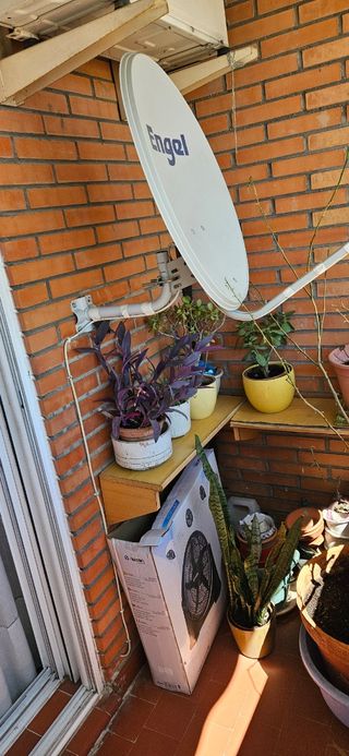 Antena Parabólica Engel usada