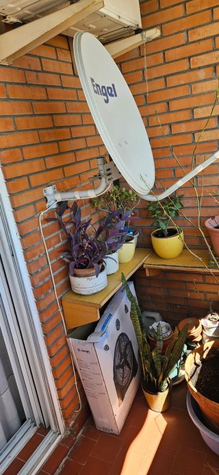 Antena Parabólica Engel usada