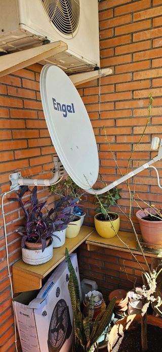 Antena Parabólica Engel usada