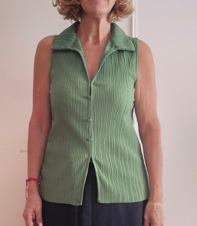 Top Zara plisado verde oliva talla S