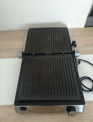 Grelhador 2000W c/ Regulador Temp.